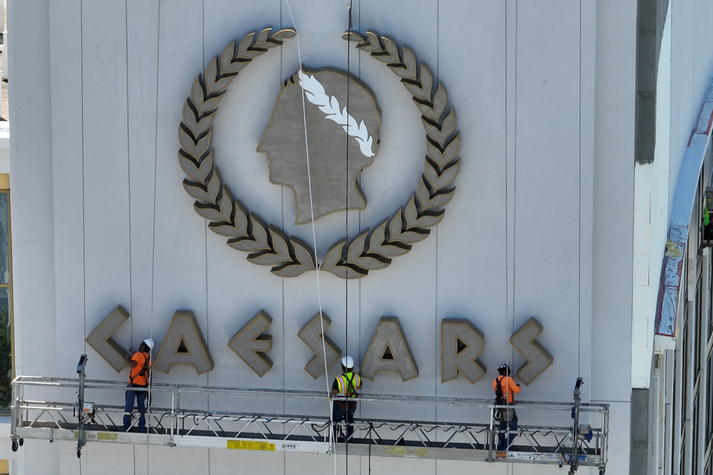 Caesars Hotel & Casino - Thunderbolt Signs